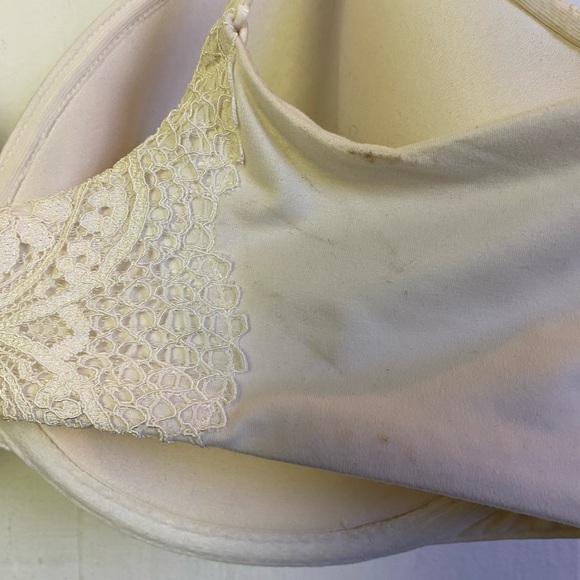 Victoria's Secret Body by Victoria Cream Lace Perfect Coverage Bra 36DDD 36F - Picture 4 of 6